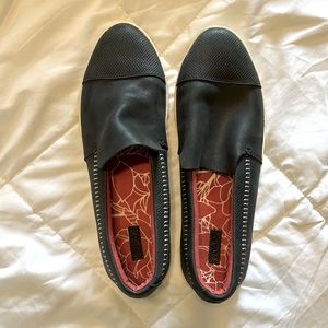 OLUKAI Alohi slip ons, size 10